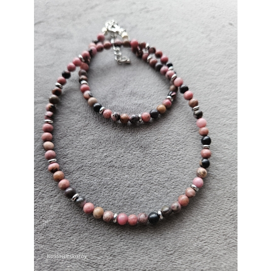 Naszyjnik z kamieni rodonit